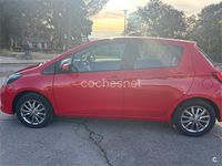 Usado Toyota Yaris Active 99 CV (72 kW) 2016 Rojo Berlina