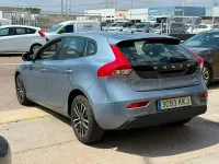 Usado Volvo V40 Momentum 120 CV (88 kW) 2018 Azul Berlina