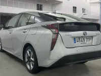Usado Toyota Prius Advance 136 CV (100 kW) 2016 Gris / plata Berlina