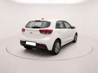 Usado Kia Rio 101 CV (74 kW) 2022 Blanco Berlina