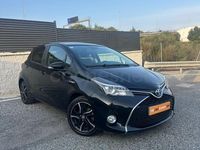 Usado Toyota Yaris Hybrid 100 CV (73 kW) 2016 Negro Berlina