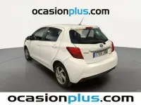 Usado Toyota Yaris Active 100 CV (73 kW) 2014 Blanco Utilitario