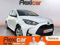 Usado Toyota Yaris Hybrid Active 116 CV (85 kW) 2020 Blanco Berlina