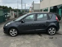 Usado Renault Scénic Dynamique 110 CV (80 kW) 2011 Gris / plata Monovolumen