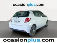 Usado Toyota Yaris Active 99 CV (72 kW) 2015 Blanco Utilitario