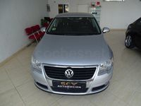 Usado VW Passat Advance 105 CV (77 kW) 2007 Gris / plata Berlina