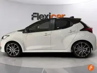 Usado Toyota Yaris Hybrid Plus 116 CV (85 kW) 2022 Blanco