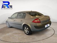 Usado Renault Mégane II Authentique 105 CV (77 kW) 2003 Gris / plata Berlina