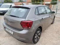 Usado VW Polo 95 CV (69 kW) 2022 Gris / plata Utilitario