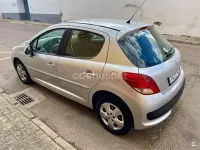 Usado Peugeot 207 Active 75 CV (55 kW) 2011 Gris / plata Berlina