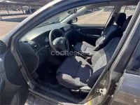 Usado Toyota Corolla Terra 90 CV (66 kW) 2003 Gris / plata Berlina