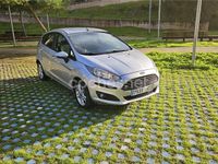 Usado Ford Fiesta Trend 75 CV (55 kW) 2015 Gris / plata Berlina