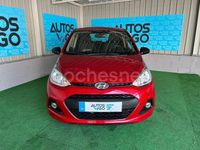 Usado Hyundai i10 66 CV (48 kW) 2015 Granate Utilitario