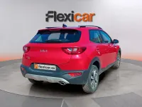Usado Kia Stonic 101 CV (74 kW) 2024 Rojo SUV