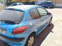 Usado Peugeot 206 75 CV (55 kW) 2001 Azul Berlina