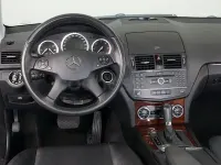 Usado Mercedes C320 Avantgarde 224 CV (164 kW) 2007 Negro Familiar