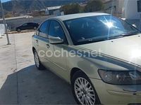 Usado Volvo S40 Momentum 140 CV (102 kW) 2004 Amarillo Berlina