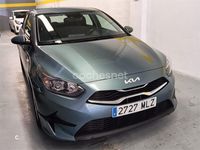 Usado Kia Ceed 120 CV (88 kW) 2023 Verde Utilitario