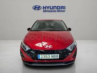 Usado Hyundai i20 100 CV (73 kW) 2025 Rojo Utilitario