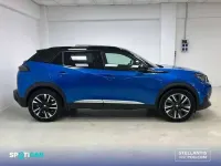 Usado Peugeot e-2008 GT 100 kW (136 CV) 2020 Azul SUV