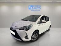 Usado Toyota Yaris Hybrid 100 CV (73 kW) 2017 Blanco Berlina