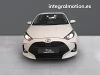Usado Toyota Yaris Hybrid Active 115 CV (84 kW) 2025 Blanco