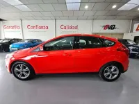 Käytetty Ford Focus ST 250 HP (183 kW) 2014 Punainen Viistoperä