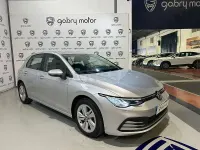 Usado VW Golf VIII Life 115 CV (84 kW) 2022 Gris / plata Berlina