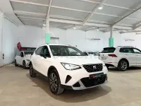 Usado Seat Arona Xperience 110 CV (80 kW) 2022 Blanco SUV