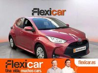 Usado Toyota Yaris Hybrid Active 116 CV (85 kW) 2023 Rojo Utilitario