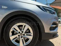 Usado Opel Grandland X Edition 130 CV (95 kW) 2020 Gris / plata SUV