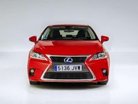 Usado Lexus CT200h 136 CV (100 kW) 2016 Rojo Utilitario