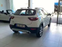 Usado Kia Stonic 101 CV (74 kW) 2025 Blanco SUV