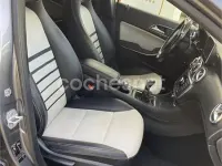 Usado Mercedes A180 Style 109 CV (80 kW) 2015 Gris / plata Utilitario