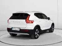 Usado Volvo XC40 Core 211 CV (155 kW) 2022 Blanco SUV