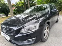 Usado Volvo V60 Kinetic 120 CV (88 kW) 2016 Negro Familiar