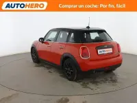 Käytetty Mini Cooper D 116 HP (85 kW) 2019 Punainen Viistoperä