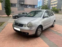 Usado VW Polo Trendline 75 CV (55 kW) 2005 Gris / plata Utilitario