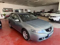 Usado Honda Accord Executive 140 CV (102 kW) 2004 Gris / plata Berlina
