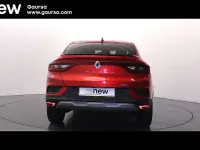 Usado Renault Arkana Zen 145 CV (106 kW) 2022 Rojo SUV