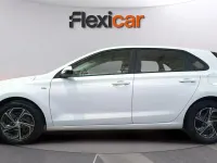Usado Hyundai i30 120 CV (88 kW) 2021 Blanco Berlina