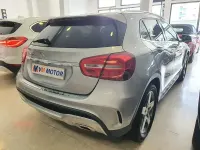 Usado Mercedes GLA200 136 CV (100 kW) 2019 Gris / plata SUV
