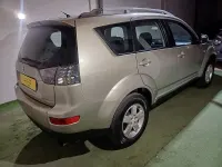 Usado Mitsubishi Outlander Intense 140 CV (102 kW) 2007 Beige SUV