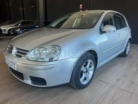 Usado VW Golf IV Highline 115 CV (84 kW) 2005 Gris / plata Berlina