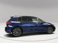 Usado VW Golf VIII 110 CV (80 kW) 2024 Azul Berlina