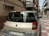 Usado Renault Scénic II Privilege 150 CV (110 kW) 2007 Beige Monovolumen