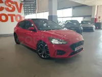 Usado Ford Focus ST-Line 125 CV (91 kW) 2020 Rojo Berlina