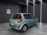 Usado Renault Scénic Dynamique 106 CV (77 kW) 2008 Azul Monovolumen