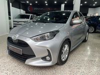 Usado Toyota Yaris 125 CV (91 kW) 2023 Gris / plata Utilitario