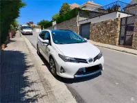 Usado Toyota Auris Hybrid Active 136 CV (100 kW) 2014 Blanco Familiar
